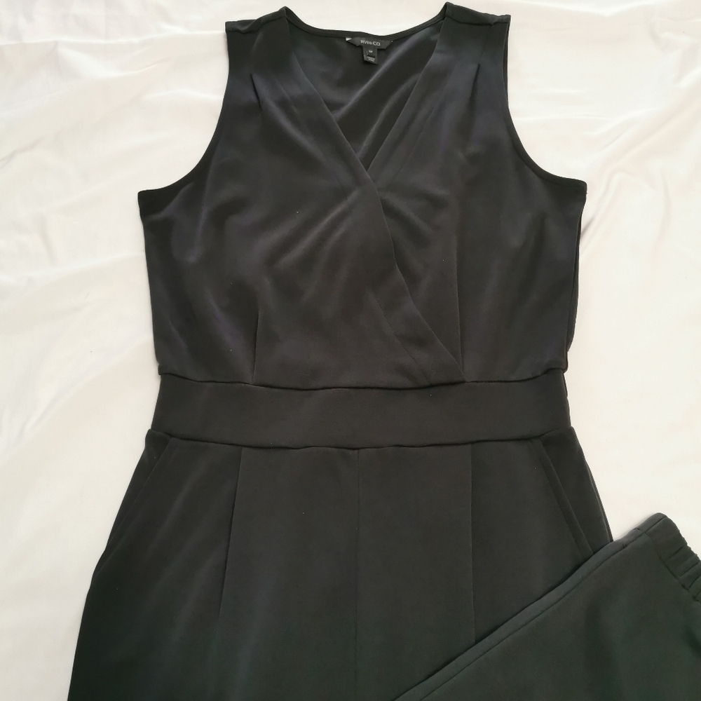 RW&CO Faux Wrap Tapered Leg Jumpsuit Black Small Petite (SP) - Picture 2 of 11